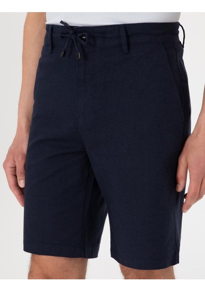 Erkek Lacivert Slim Fit Keten Karışımlı Beli Bağcıklı Dokuma Şort 50308147-VR033