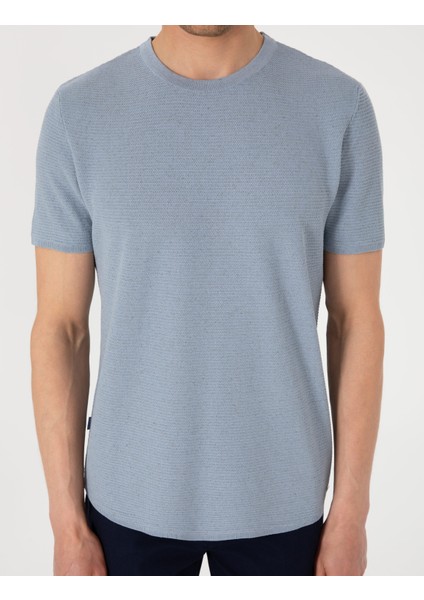 Erkek Mavi Slim Fit Keten Karışımlı Bisiklet Yaka Triko Tişört 50305973-VR036