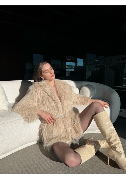 Silvia Saçak Detaylı Kürk Trend Mont