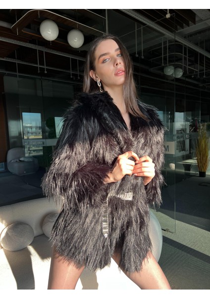 Silvia Saçak Detaylı Kürk Trend Mont