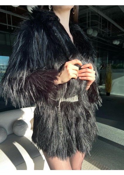 Silvia Saçak Detaylı Kürk Trend Mont