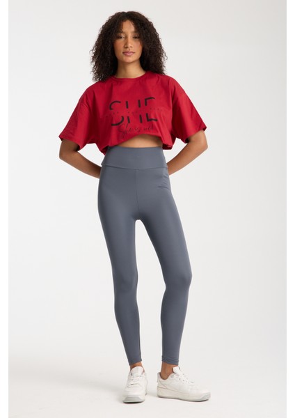 Kırmızı She Yazılı T-Shirt fiyatları