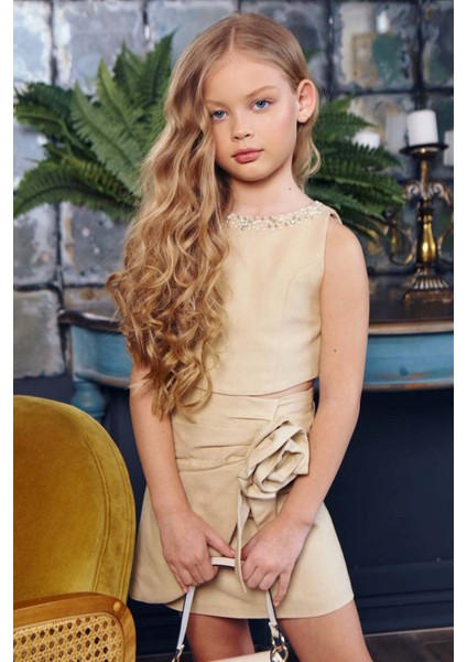 Kız Çocuk Sıfır Kol Inci Işlemeli Crop Asimetrik Kesim Broşlu Keten Bej Etekli Takım fırsatları