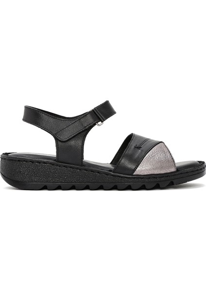 Kadın Siyah Bilekten Bağlamalı Comfort Deri Sandalet 25SFD410418