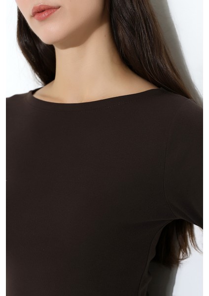 Uzun Kollu Kayık Yaka Vücudu Saran Basic Kadın Body T-Shirt 21897 Kahve fiyatları