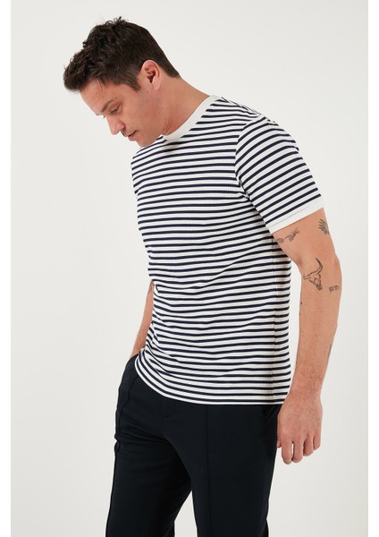 Pamuklu Çizgili Regular Fit Bisiklet Yaka T Shirt Erkek T Shirt 5903005 fiyatları