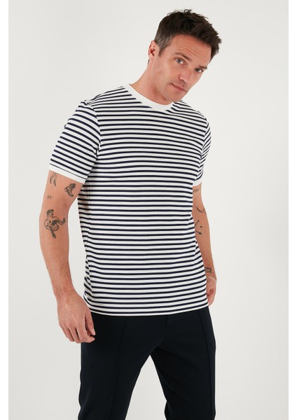 Pamuklu Çizgili Regular Fit Bisiklet Yaka T Shirt Erkek T Shirt 5903005 fırsatları