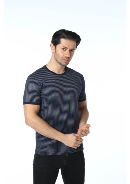 Jakarlı Bisiklet Yaka T-Shirt