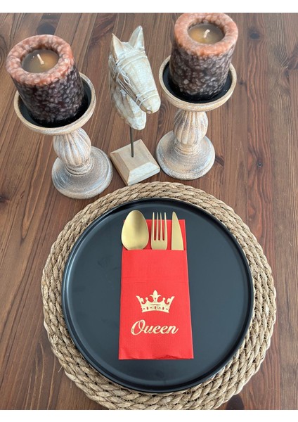 Gold Yaldızlı Kırmızı Queen Taç Detaylı Cepli Kanguru Peçete 12 Adet