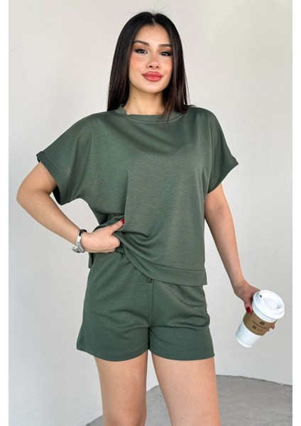 TKM-0021 Haki T Kol Model Bisiklet Yaka Tişört Bel Lastikli Ip Bağlamalı Cepli Şort Ikili Takım