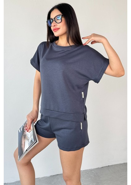 TKM-0021 Füme T Kol Model Bisiklet Yaka Tişört Bel Lastikli Ip Bağlamalı Cepli Şort Ikili Takım