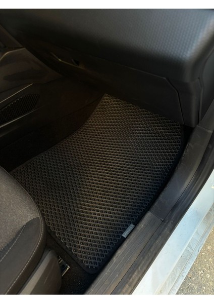 Renault Clio 5 2019-2025 Uyumlu Yeni Nesil Araca Özel Akıllı Oto Paspas Havuzlu Oto Paspas Araba fiyatları