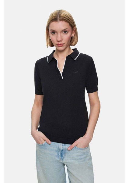 Sasha Siyah Polo Yaka Triko Nakışlı Standard Fit Kadın Tshirt