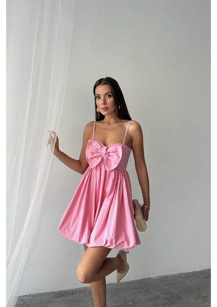 Pembe Önü Fiyonklu Askılı Elbise