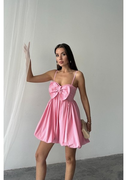 Pembe Önü Fiyonklu Askılı Elbise
