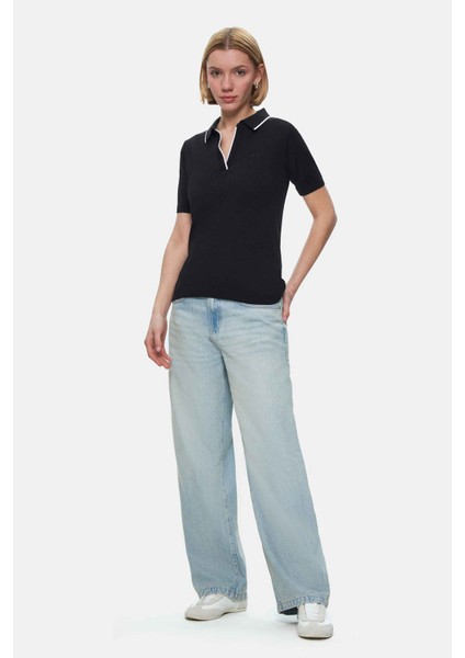 Sasha Siyah Polo Yaka Triko Nakışlı Standard Fit Kadın Tshirt