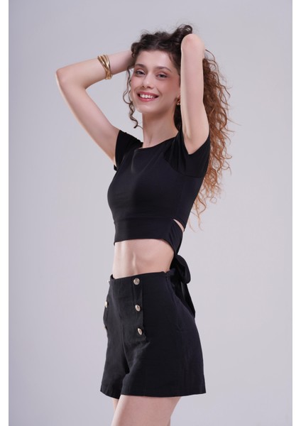 Kadın Siyah Bağlamalı Crop Bluz – Modern ve Cesur Yaz Stili