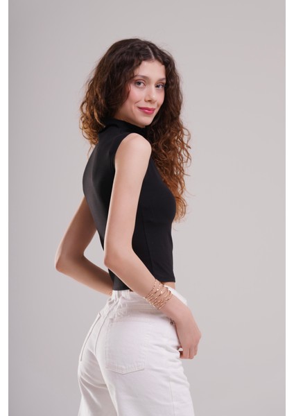 Kadın Siyah Crop Boğazlı Kolsuz Bluz