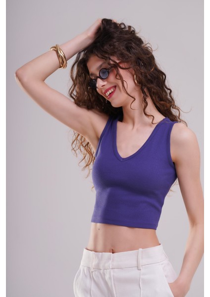Kadın Lacivert V Yaka Fitilli Crop Top Atlet – Zamansız ve Şık Basic Parça fiyatları
