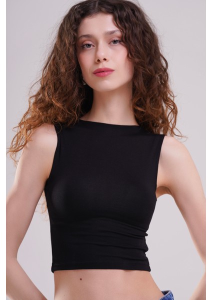 Kadın Yüksek Yaka Kolsuz Siyah Body
