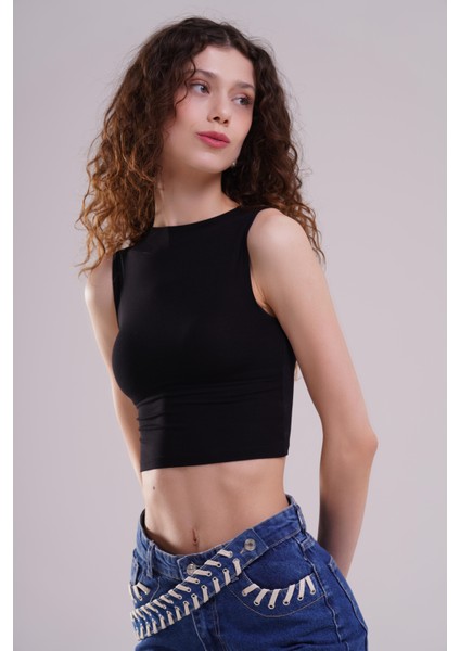 Kadın Yüksek Yaka Kolsuz Siyah Body