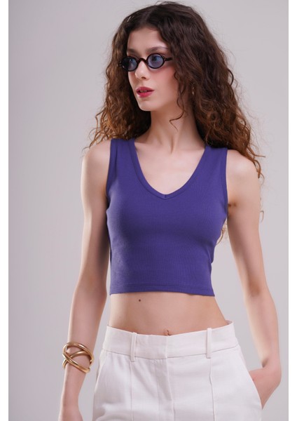 Kadın Lacivert V Yaka Fitilli Crop Top Atlet – Zamansız ve Şık Basic Parça