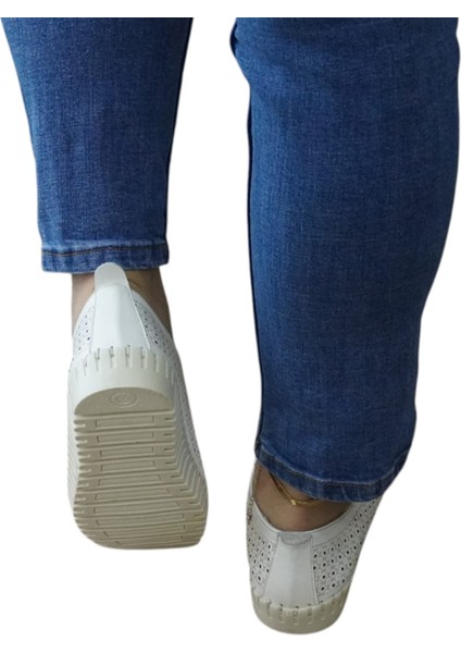 Kadın Babet Beyaz Deri Ayakkabı Tabana Dikişli Bağcıklı modelleri