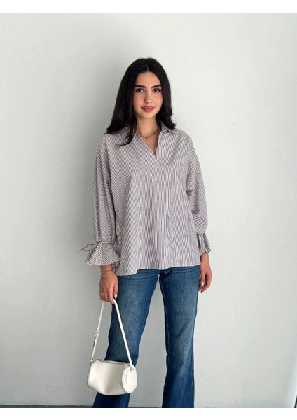 Kadın Arkası Asimetrik Yırtmaç Kesim Detaylı Cizgili Bluz Gömlek - Gri