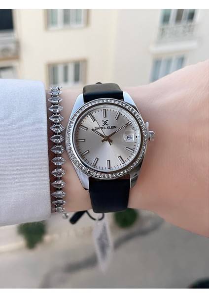 Kordonu Siyah Deri Kadın Kol Saati ve Bileklik modelleri