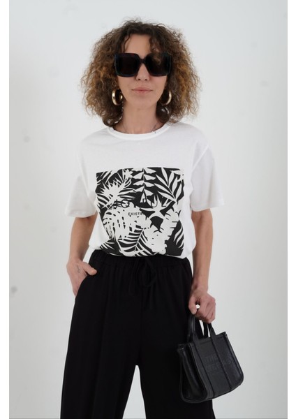 Ekru Siyah Joyful Baskılı Tshirt