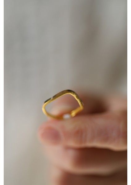 14 Ayar Altın Zikzak Ajda Yüzük fırsatları