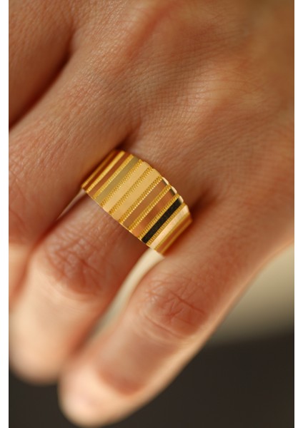 14 Ayar Altın Ajda Desenli Yüzük