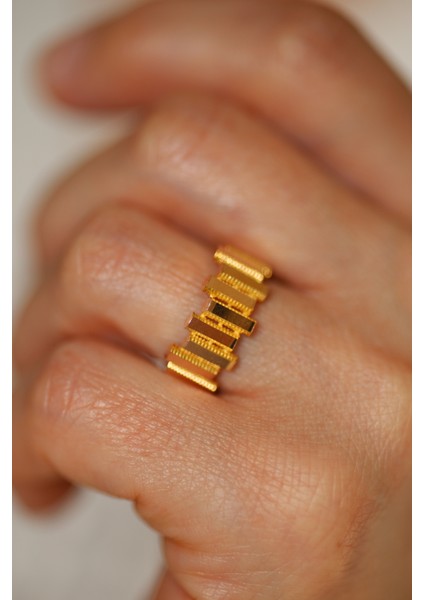 14 Ayar Altın Cimarlı Zikzak Desenli Yüzük fırsatları