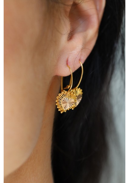 14 Ayar Altın Cimarlı Kalp Detaylı Tel Sallantılı Küpe