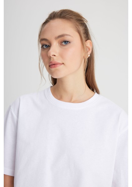 Ünisex Beyaz Oversize Bisiklet Yaka Kısa kollu T-Shirt fiyatları