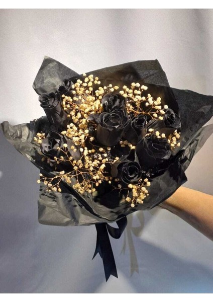 Sonsuz Aşk 9 Adet Yapay Siyah Gül ve Siyah Ambalaj ile Hazırlanmış Buket