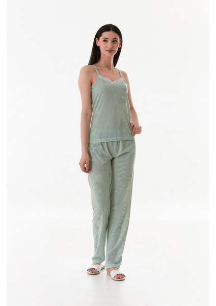 Ince Çizgili Askılı Dantelli Pijama Takımı