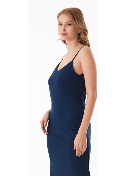 Basic Yırtmaçlı Askılı Modal Elbise fırsatları