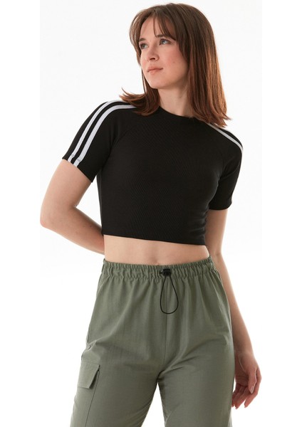 Fitilli Kolları Şeritli Crop Tişört