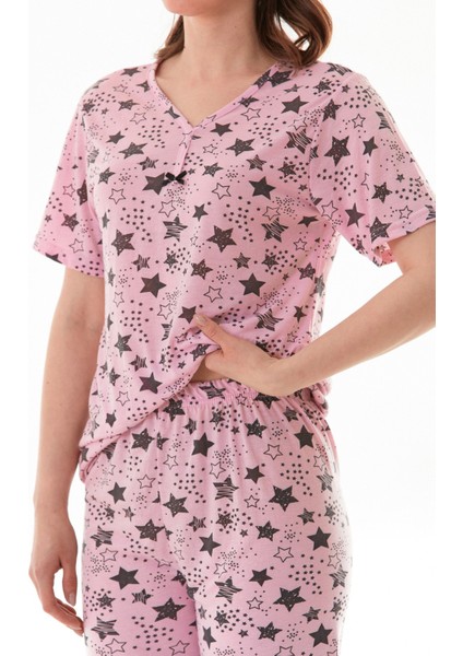 Büyük Yıldız Desenli Kısa Kol Kapri Pijama Takımı