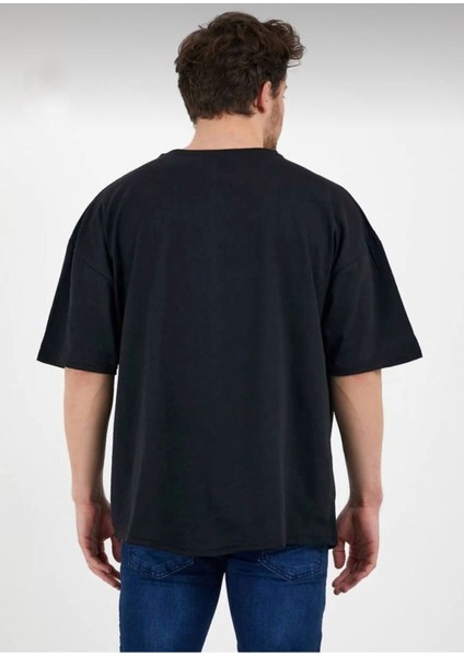 Erkek Oversize Pamuklu Bisiklet Yaka Kısa Kollu T-Shirt