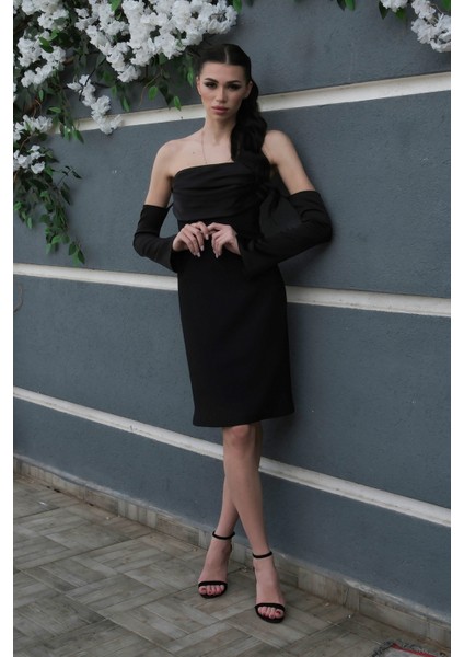 Siyah Drape Düğme Detaylı Midi Boy Abiye 0801168.01 fırsatları