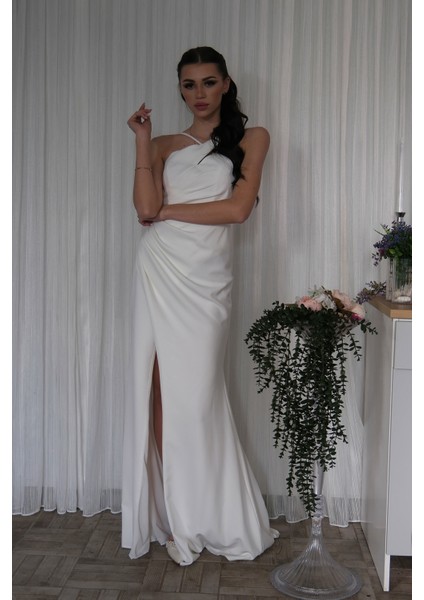 Beyaz Kadın Kruvaze Yaka Yırtmaç Detaylı Uzun Abiye Elbise 1105273.15 modelleri