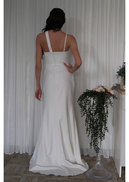 Beyaz Kadın Kruvaze Yaka Yırtmaç Detaylı Uzun Abiye Elbise 1105273.15 fırsatları