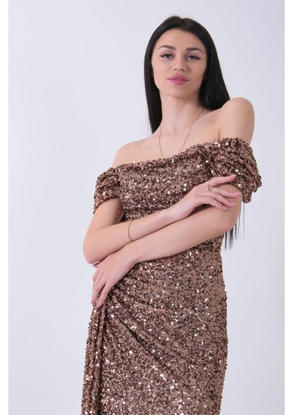 Bakır Kadın Omzu Açık Payetli Yırtmaçlı Uzun Abiye Elbise 9705544.231 indirimleri