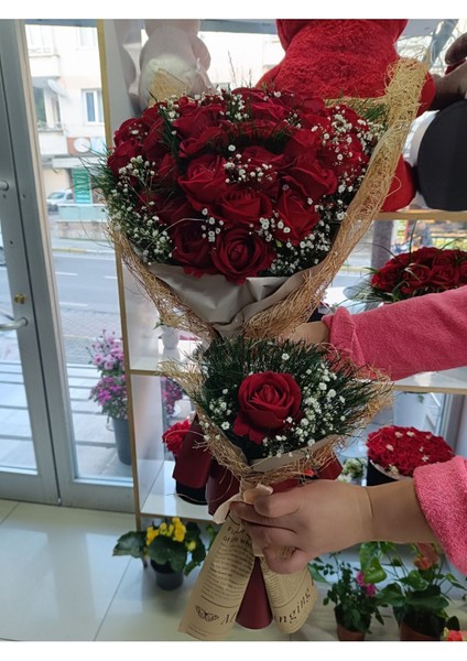Gerçek Görünümlü Yapay Kadife Gül Kız Isteme Buketi 41'li Isteme Çiçeği