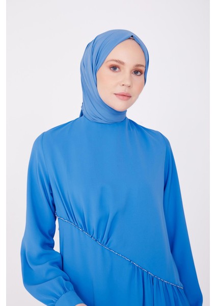 Önü Büzgülü ve Boncuklu Asimetrik Elbise 22K9513 Kobalt modelleri