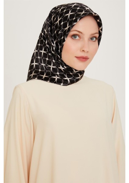 Monogram Desenli Sura Saf İpek Eşarp 9207D 01 04