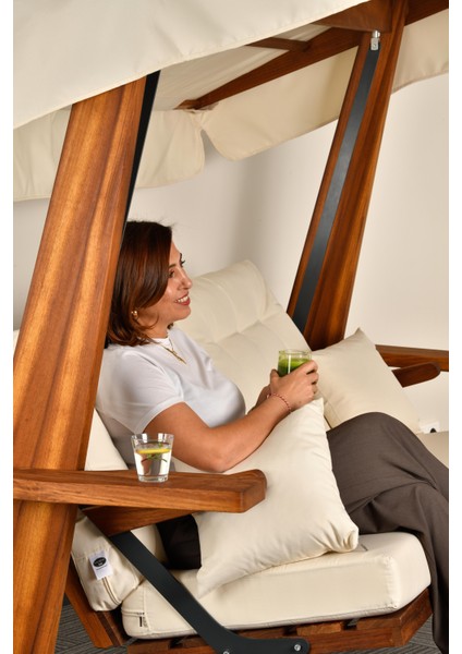 Sia 2400 Iroko Dört Kişilik Ahşap Bahçe Salıncağı Krem