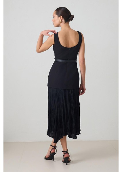 Siyah Kolsuz Belden Kemerli Dar Kalıp Kayık Yaka Elbise indirimleri